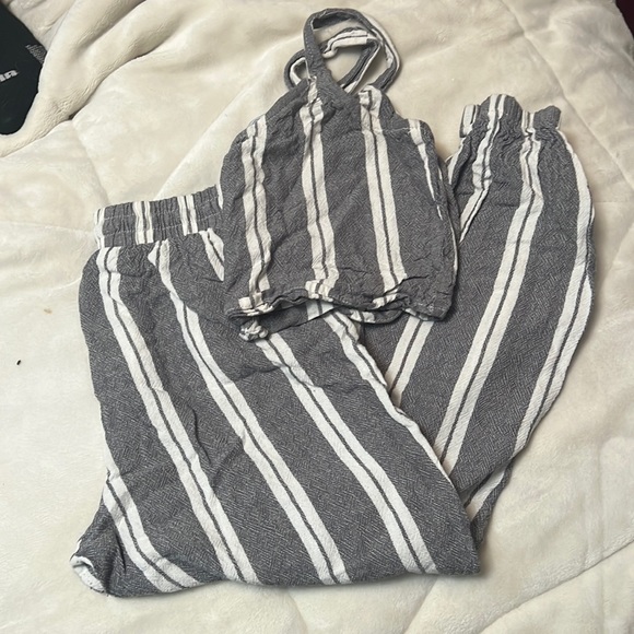 Grey and white matching suit - Picture 1 of 2